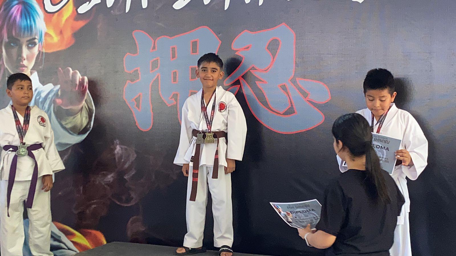 $!Suben al podio karatecas mazatlecos en la edición 13 de la Copa Oshii Shinobu