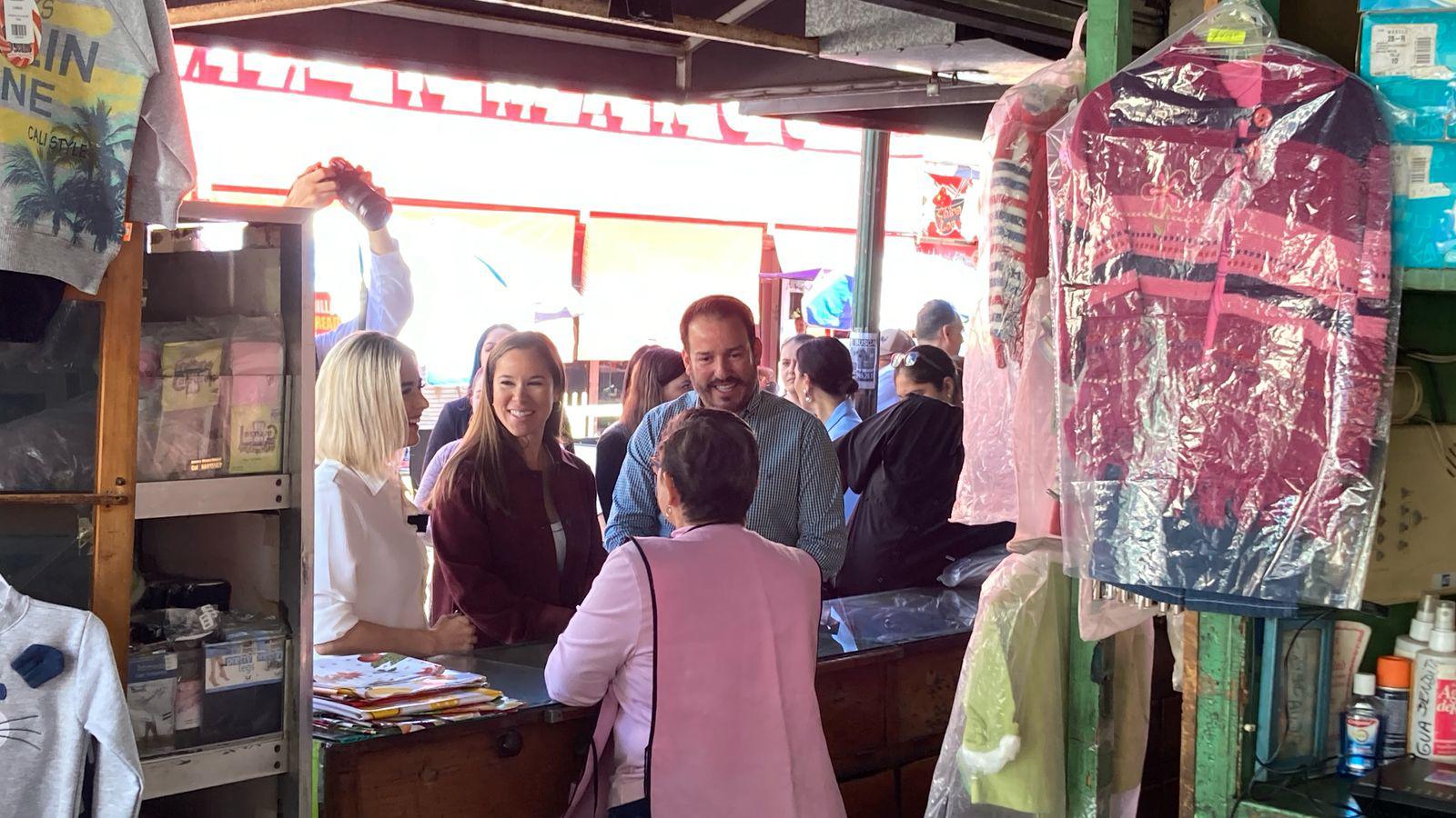 $!Entrega Secretaría de Economía apoyos directos a locatarios del Mercado Pino Suárez, en Mazatlán