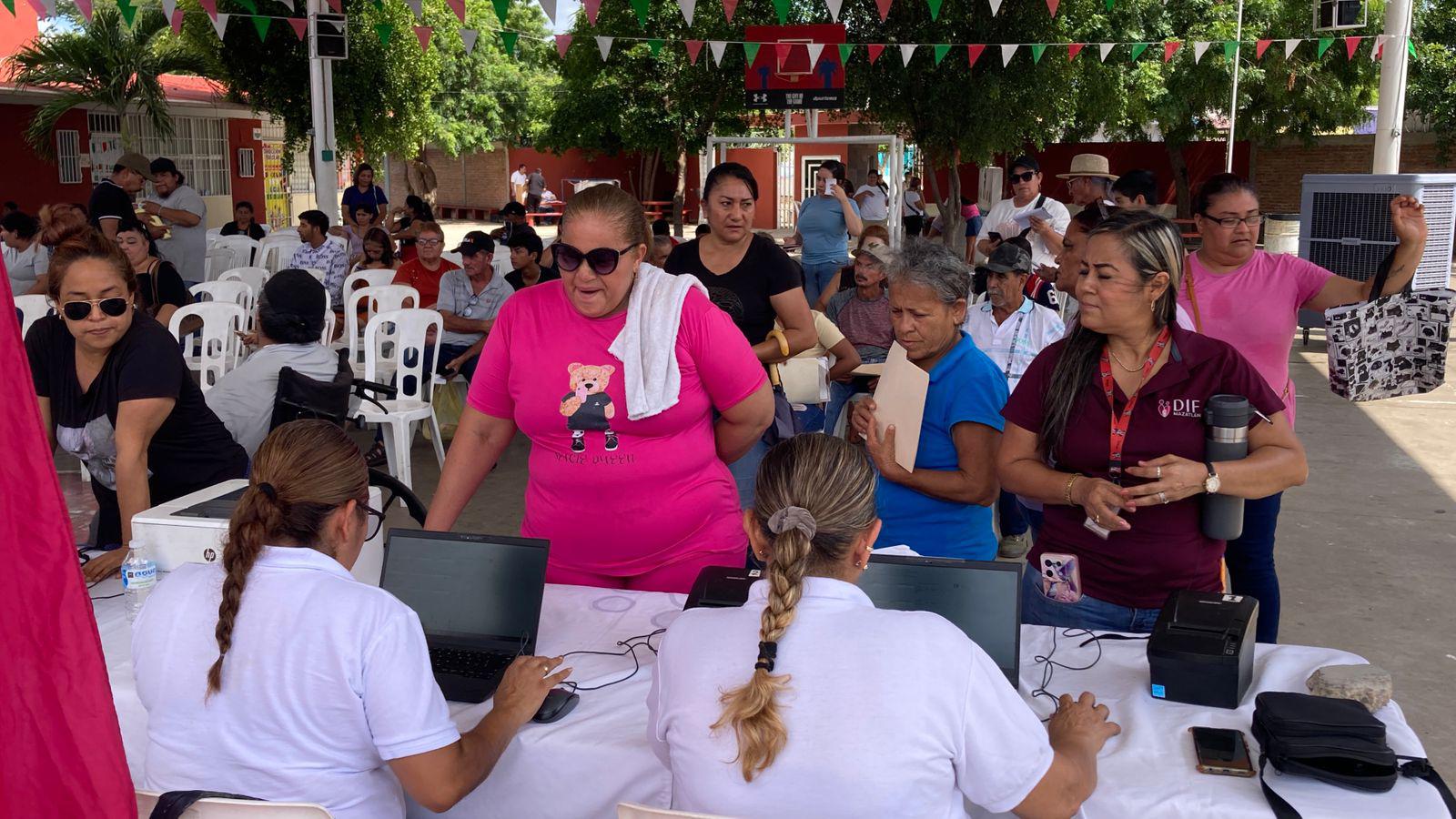 $!Más de 500 mazatlecos acceden a trámites gratuitos con la campaña ‘Identidad es tu Derecho’