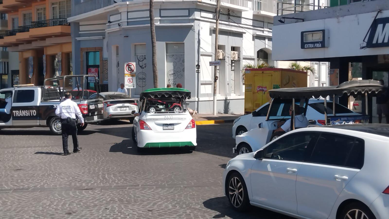 $!Cierran acceso a Olas Altas y Paseo Claussen de cara al Carnaval de Mazatlán