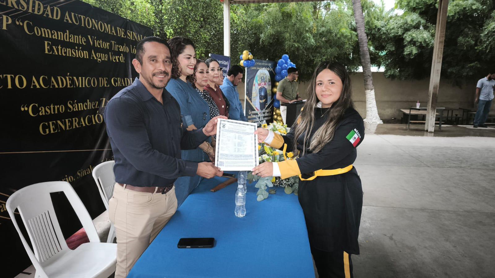 $!Egresan 300 alumnos de las preparatorias UAS en Rosario