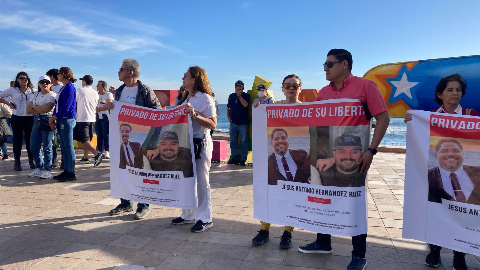 $!Marchan en Mazatlán para pedir libertad del chef Jesús Antonio Hernández Ruiz