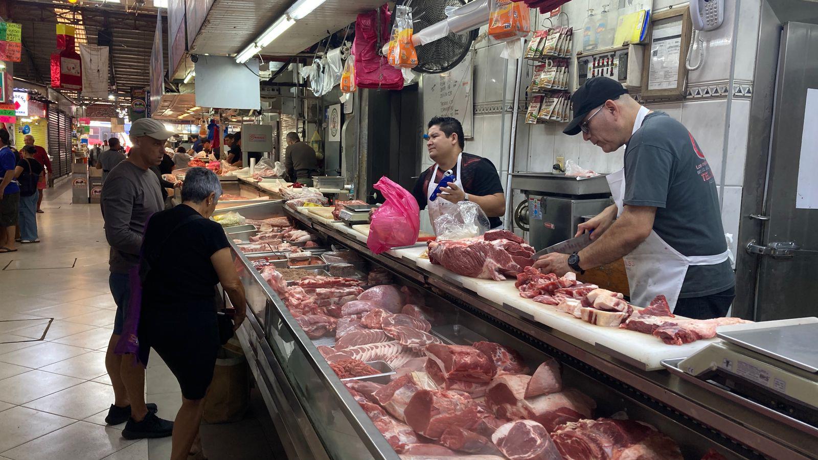 $!Familias en Mazatlán se alistan para preparar la cena de Navidad