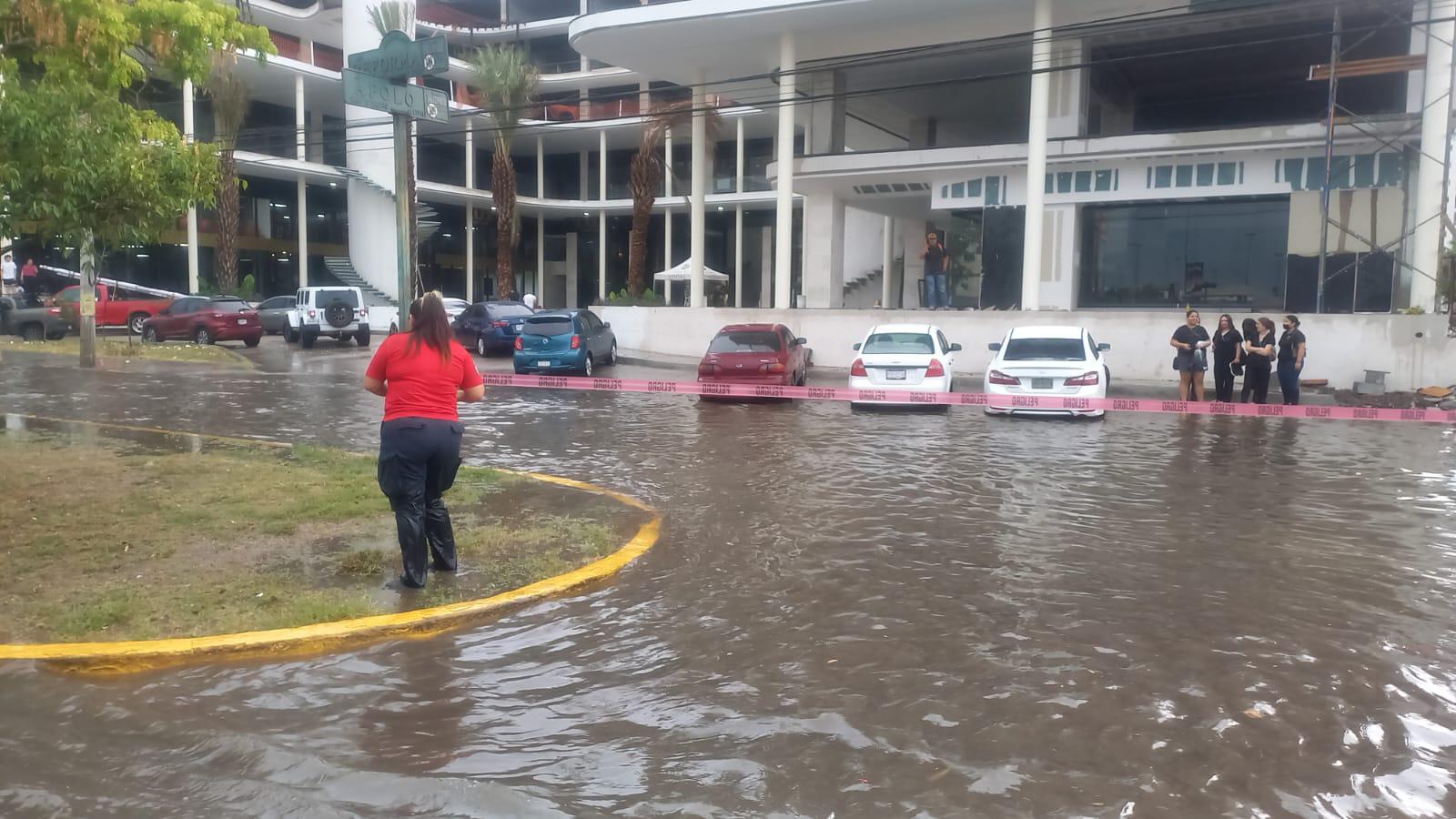 $!Reportan un muerto tras las lluvias por ‘Beatriz’ en Mazatlán