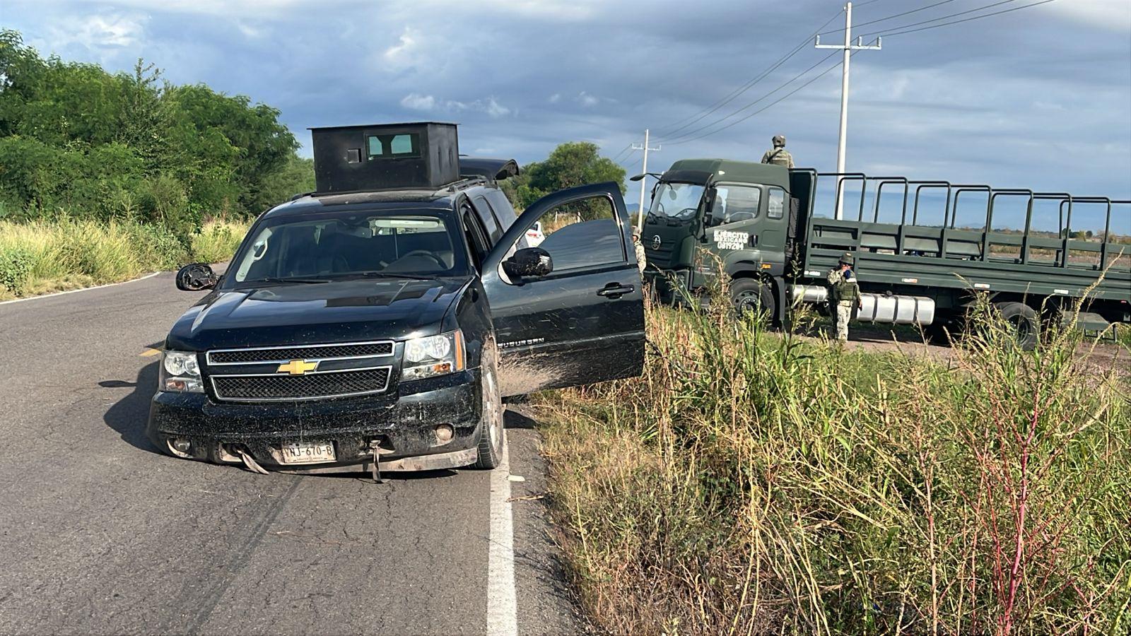 $!Enfrentamiento en Culiacancito: un muerto, ocho detenidos y arsenal asegurado