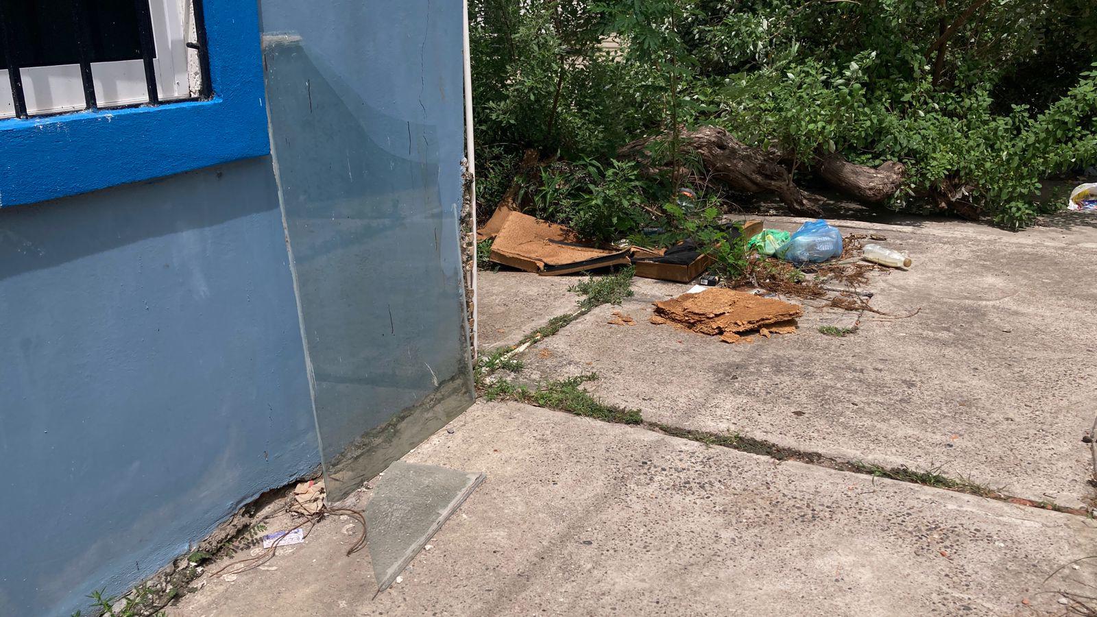 $!Vecinos de El Toro en Mazatlán exigen limpieza ante acumulación de basura