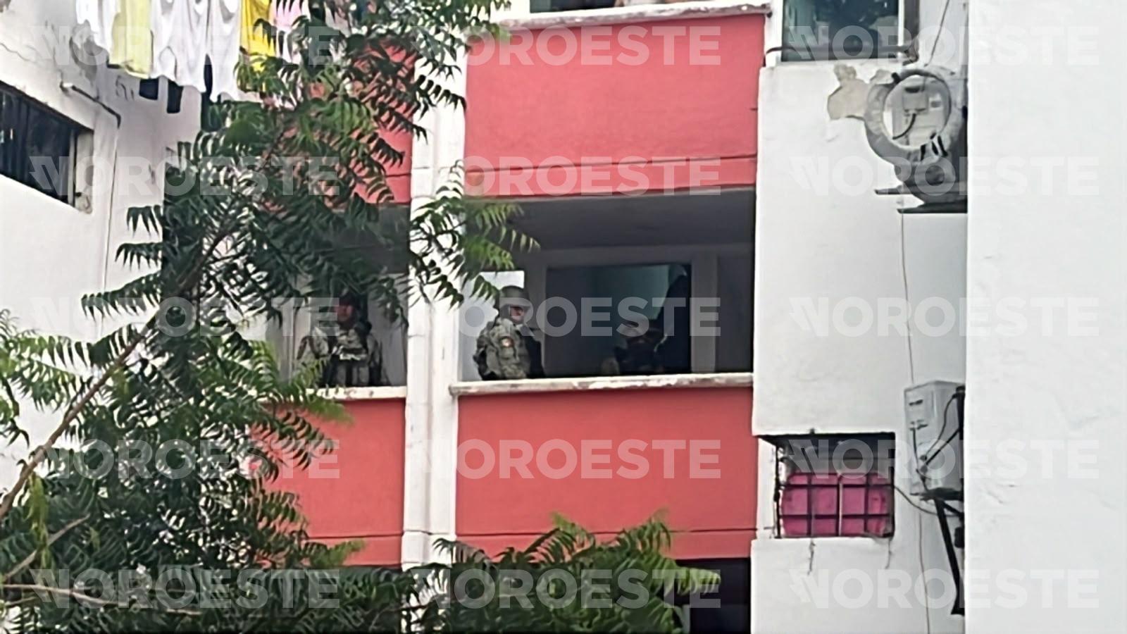 $!Matan a balazos a ‘El Negro’ dentro de departamentos en Infonavit Las Flores, Culiacán