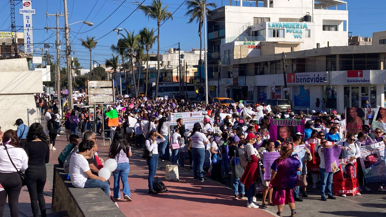 $!Mujeres levantan la voz en Mazatlán contra la violencia, discriminación y desigualdad