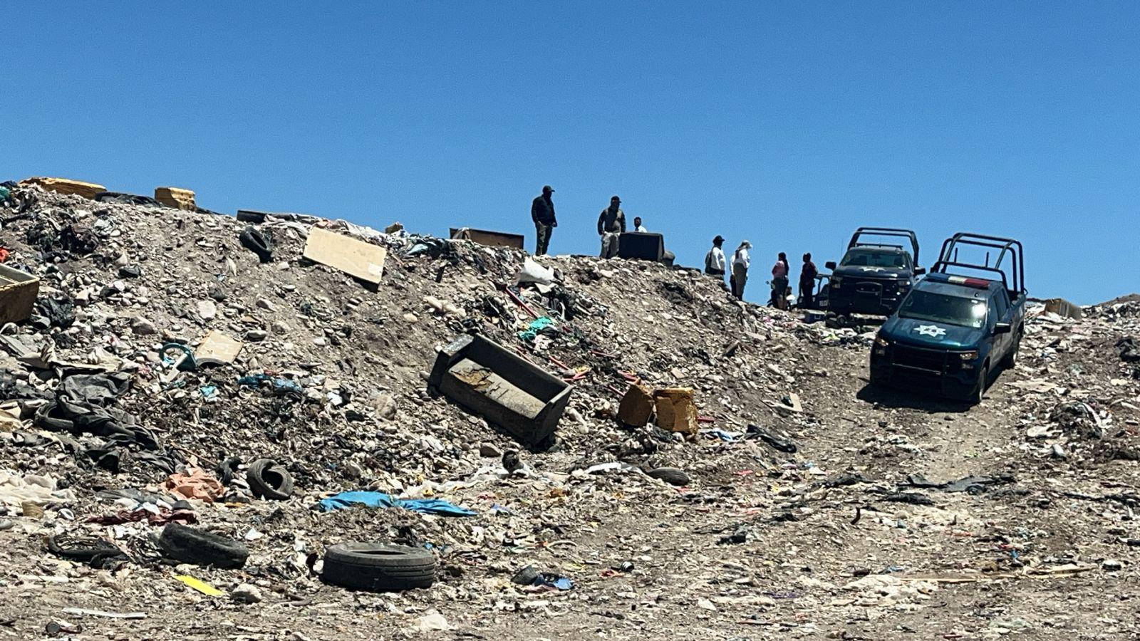 $!Hallan a dos hombres asesinados dentro del Basurón Municipal de Culiacán