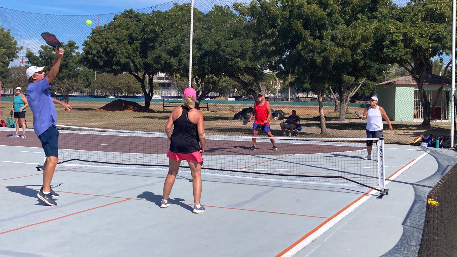 $!El Diablo Pickleball Tournament concluye con emocionantes partidos de parejas mixtas