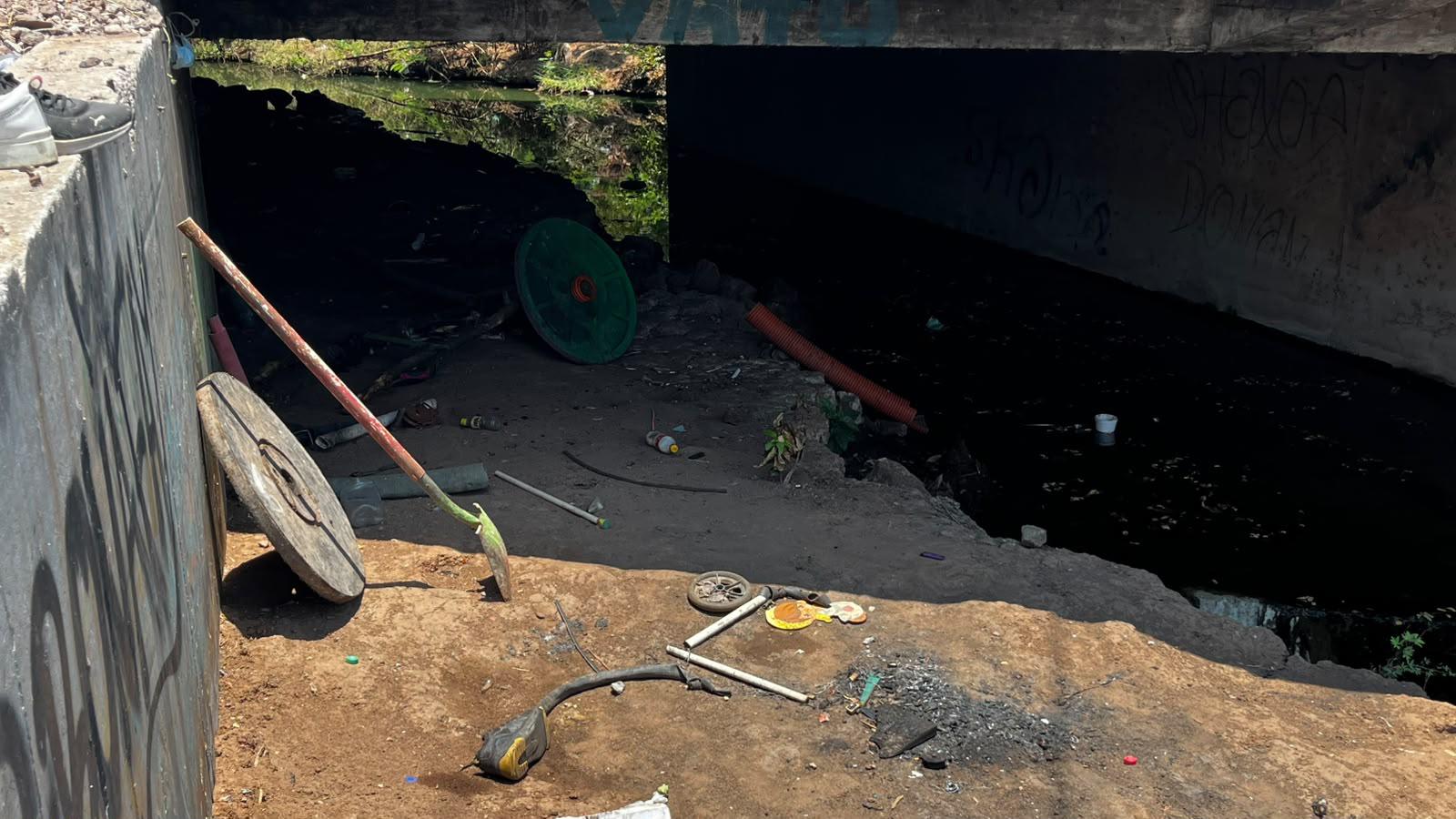 $!Entre basura, contaminación e invasión, se encuentra actualmente el arroyo Jabalines