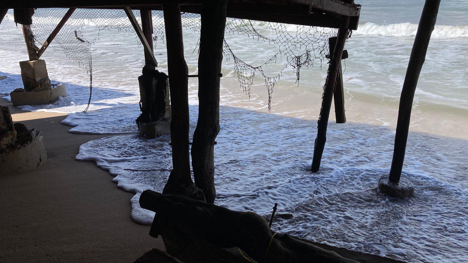 $!Daños en palapas en Mazatlán alcanza en algunos casos hasta el 90%, reportan