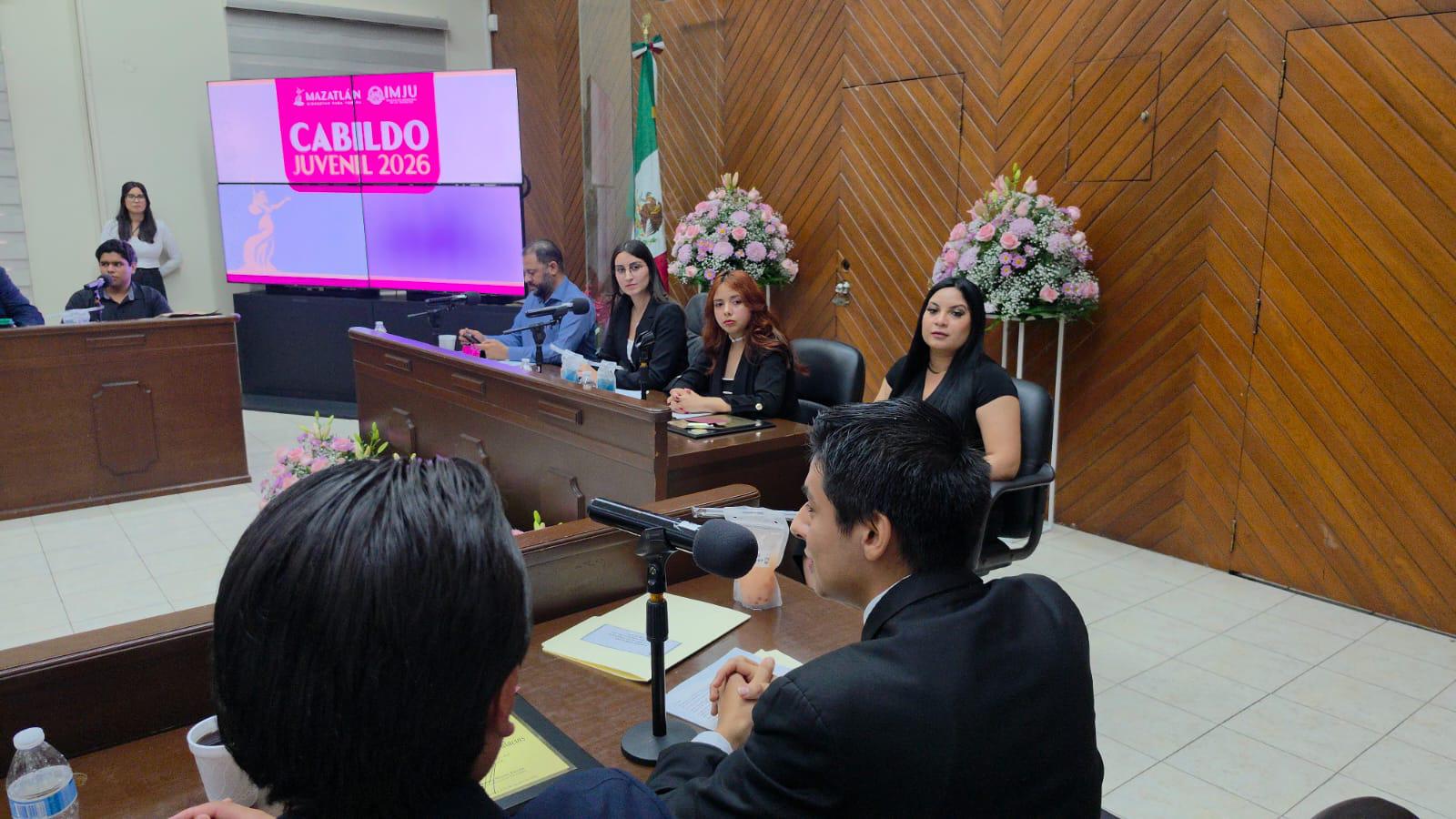 $!Rinde protesta Cabildo Juvenil 2026 en Mazatlán en sesión solemne