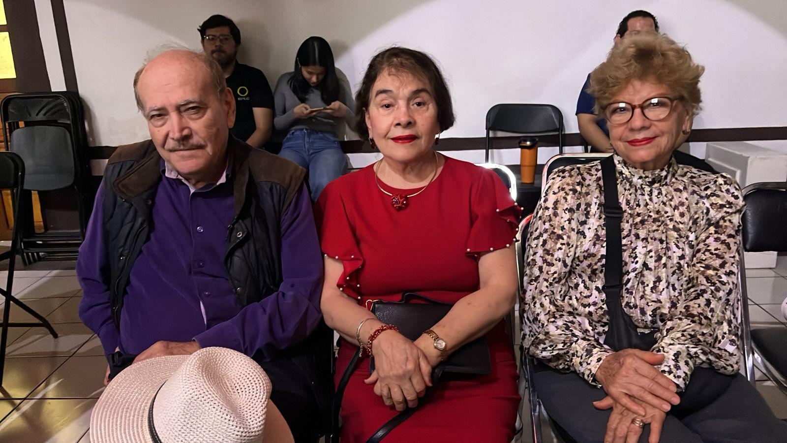 $!Marco Antonio Noriega, Elizabeth Rivas de Noriega y Sofía García.