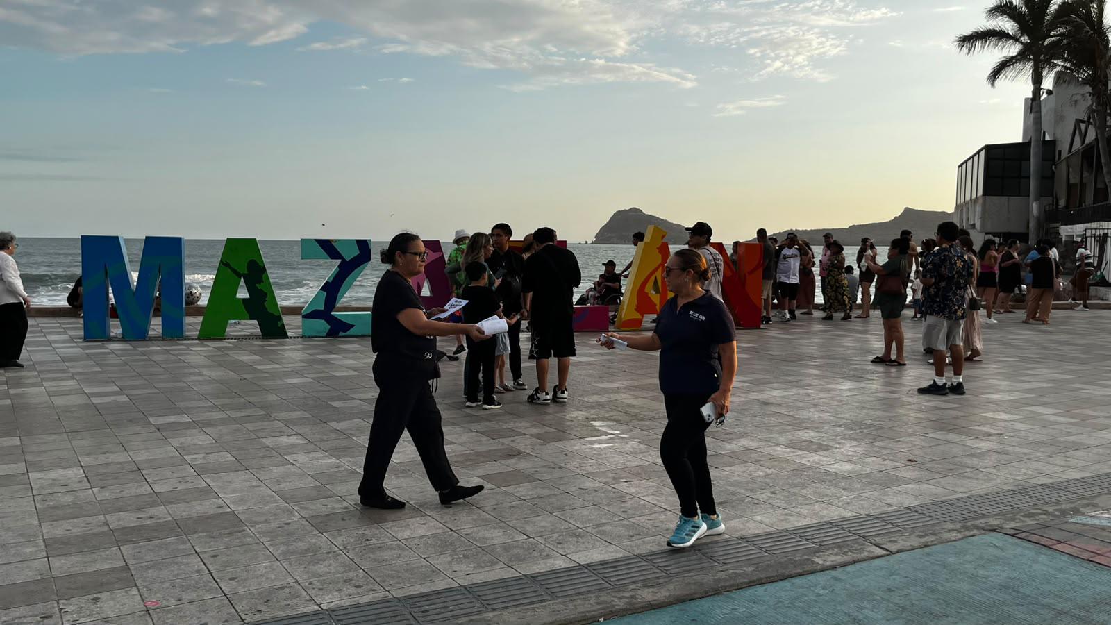 $!Se manifiestan jubilados de la CFE en Mazatlán por reducción de pensiones