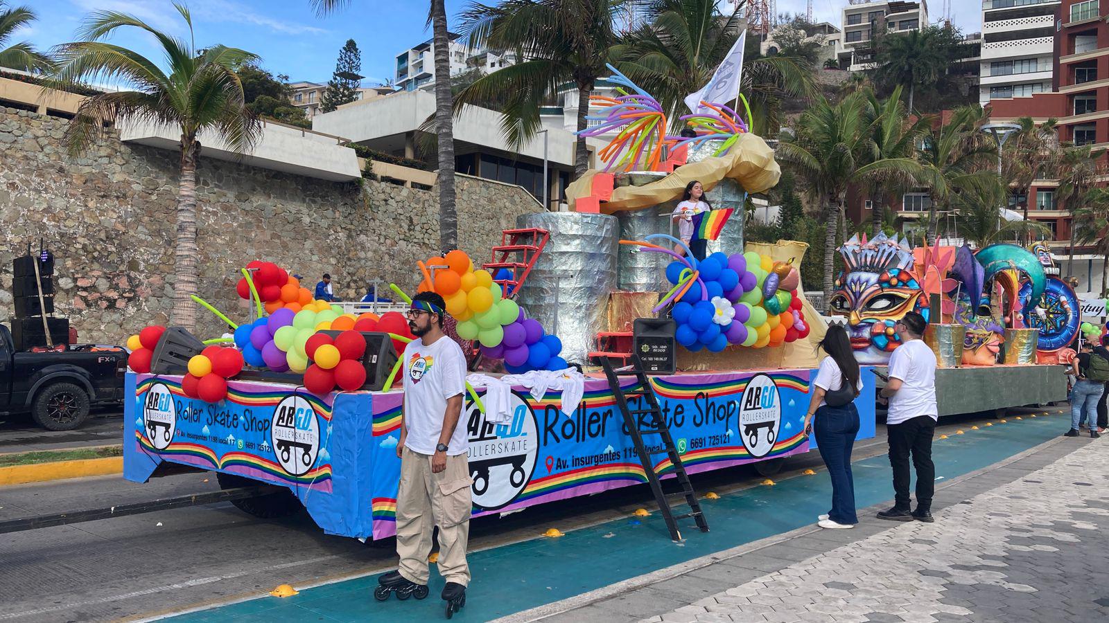 $!Cierran la circulación en el Paseo Claussen y la Avenida del Mar por marcha LGBTQ+