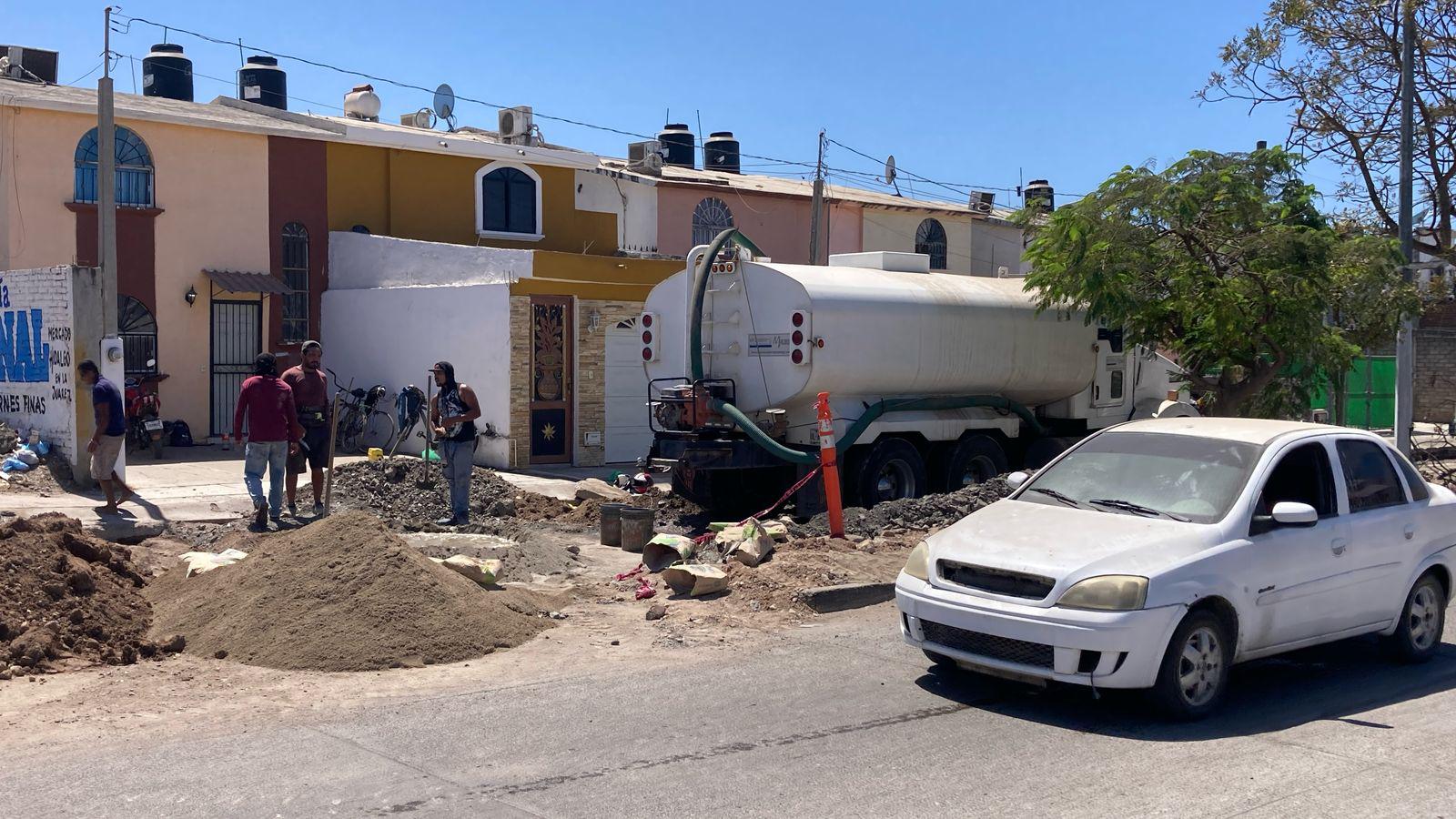 $!Desvío de tráfico por el puente vial en la Colosio, genera accidentes y molestia, en Mazatlán