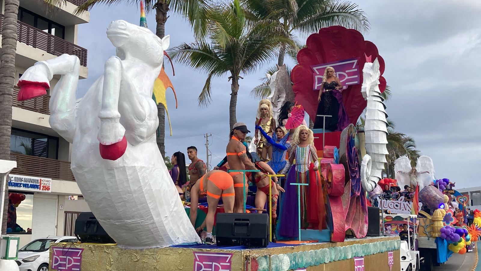 $!Marcha Maz Orgullo 2025 llena el malecón de Mazatlán de color y alegría