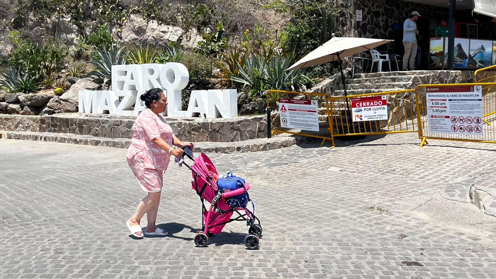 $!Cierra de nuevo ingreso al Faro de Mazatlán por las altas temperaturas