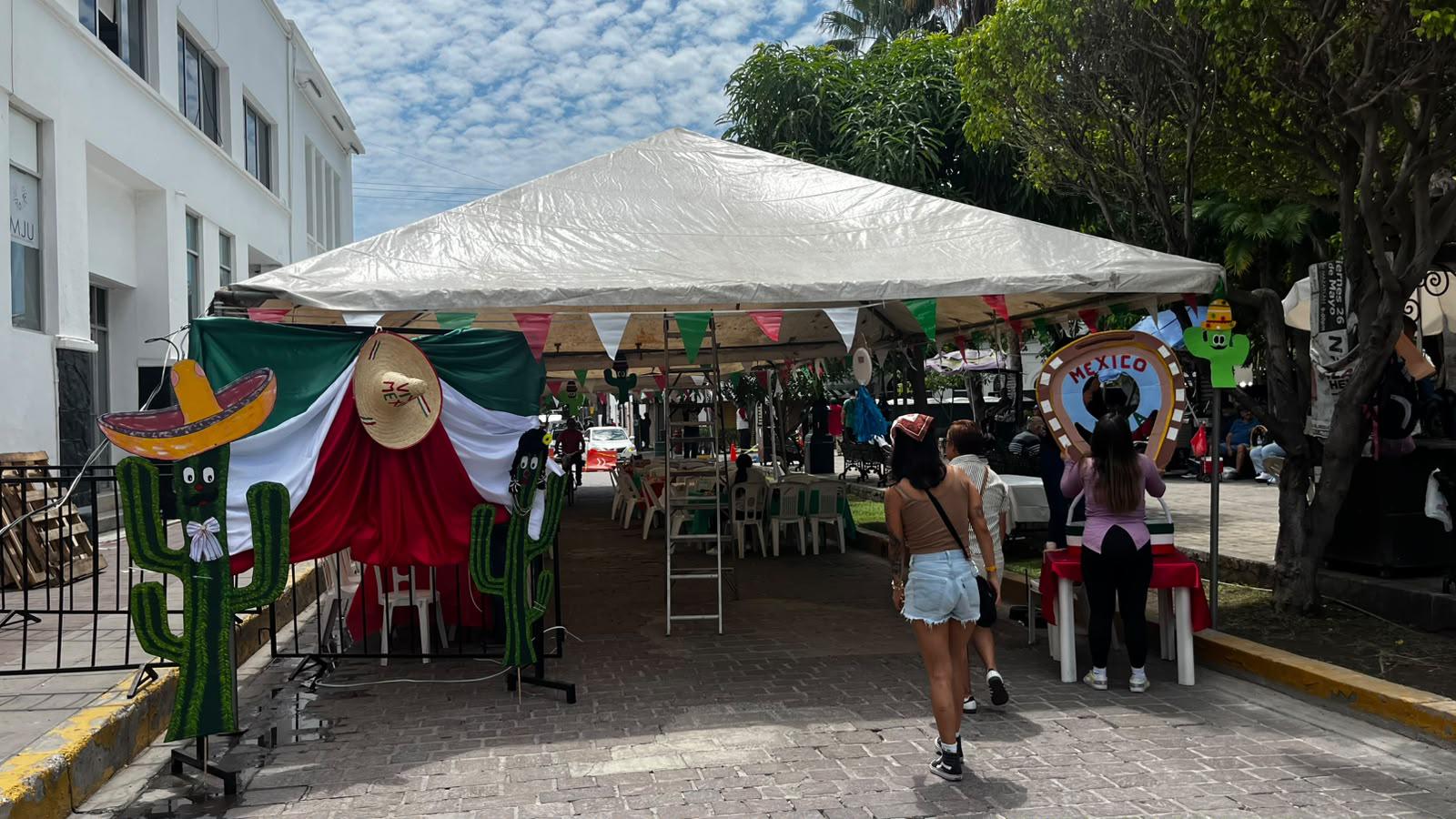 $!Cierran calles del Centro de Mazatlán por festejos del Grito de Independencia