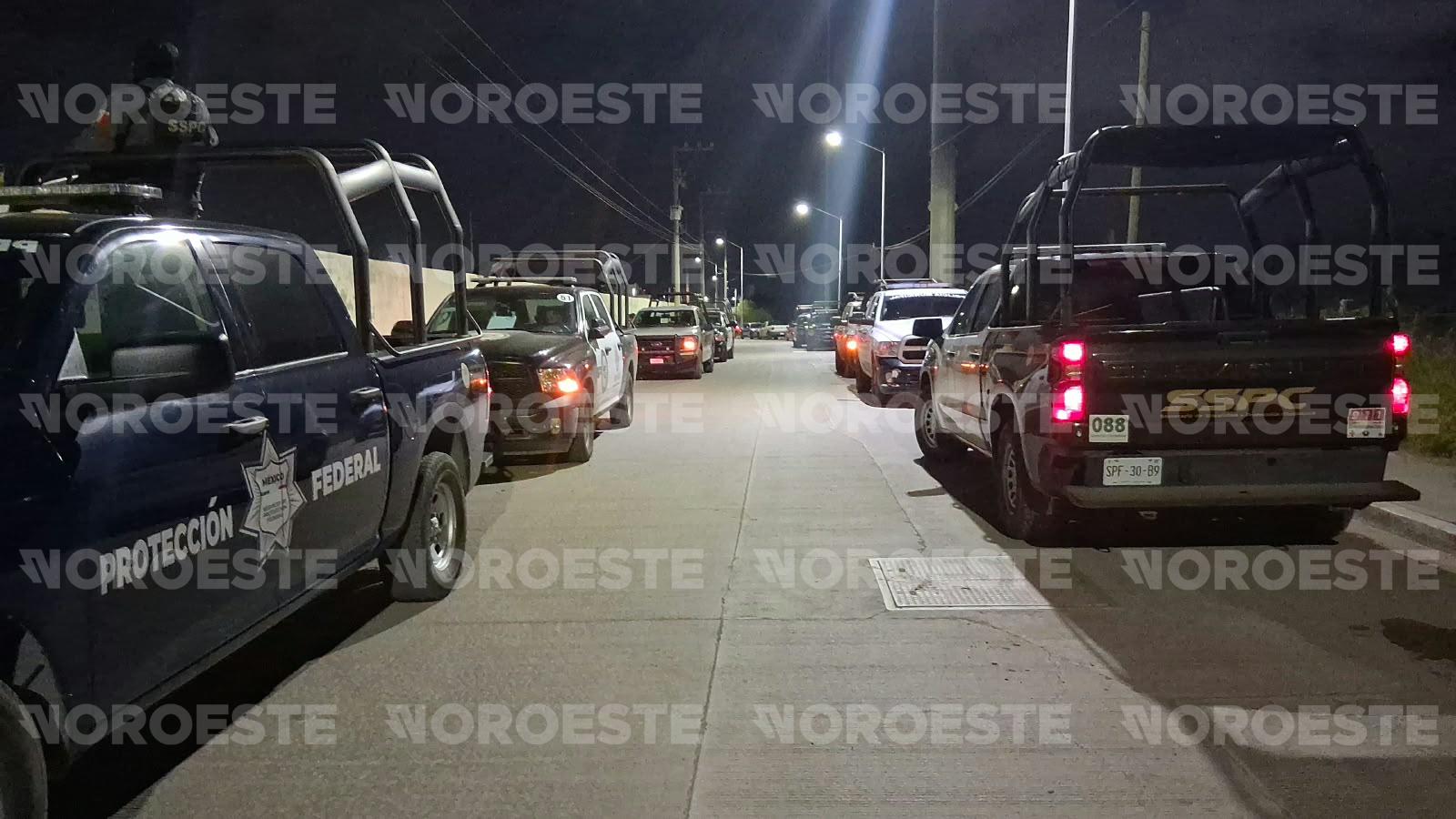 $!Detienen a pareja en Mazatlán que transportaba un cadáver en automóvil