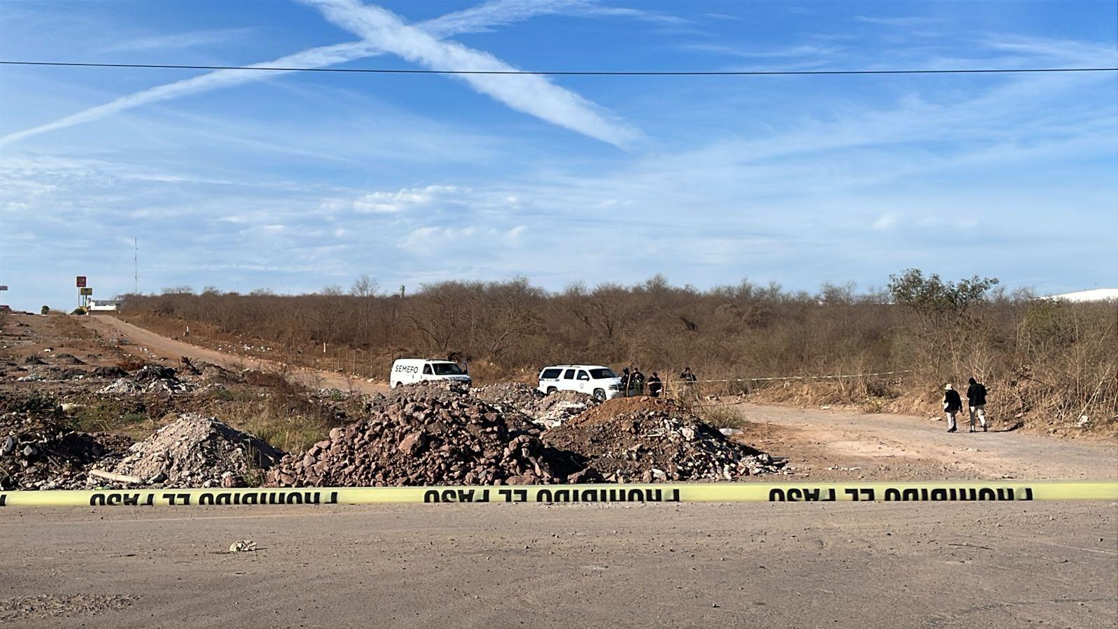 $!Hallan hombre asesinado y con mensaje en una brecha de terracería por el libramiento ‘La Costerita’, en Culiacán