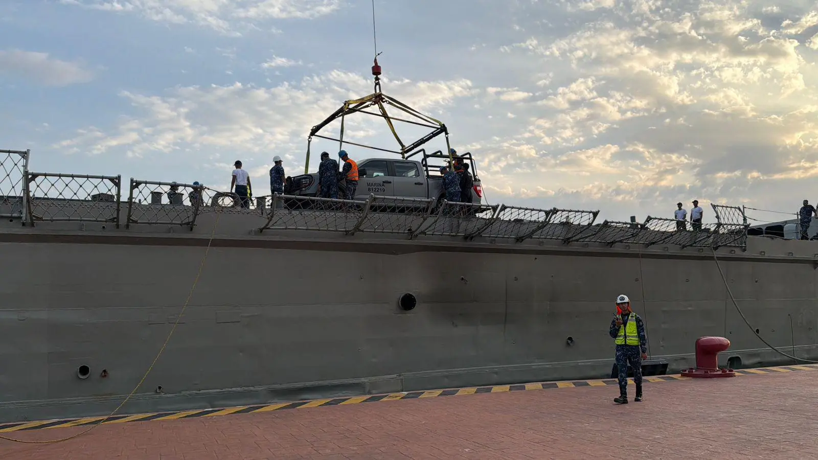 $!Arriba buque con personal de Infantería de Marina para reforzar la seguridad, en Puerto Vallarta, Jalisco