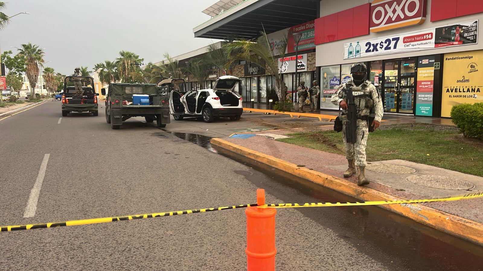 $!Aseguran vehículo con armas y ponchallantas tras reporte de disparos en Valle Alto, en Culiacán