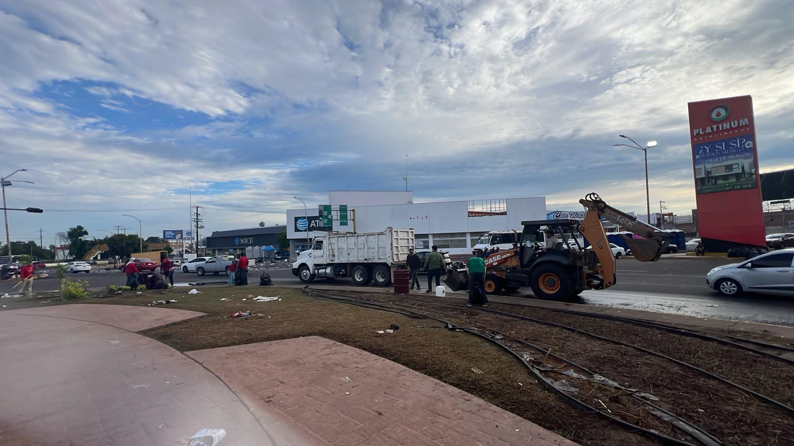 $!Retiran 6 toneladas de basura de la Glorieta ‘La Canasta’, en Culiacán, tras festejos de aficionados