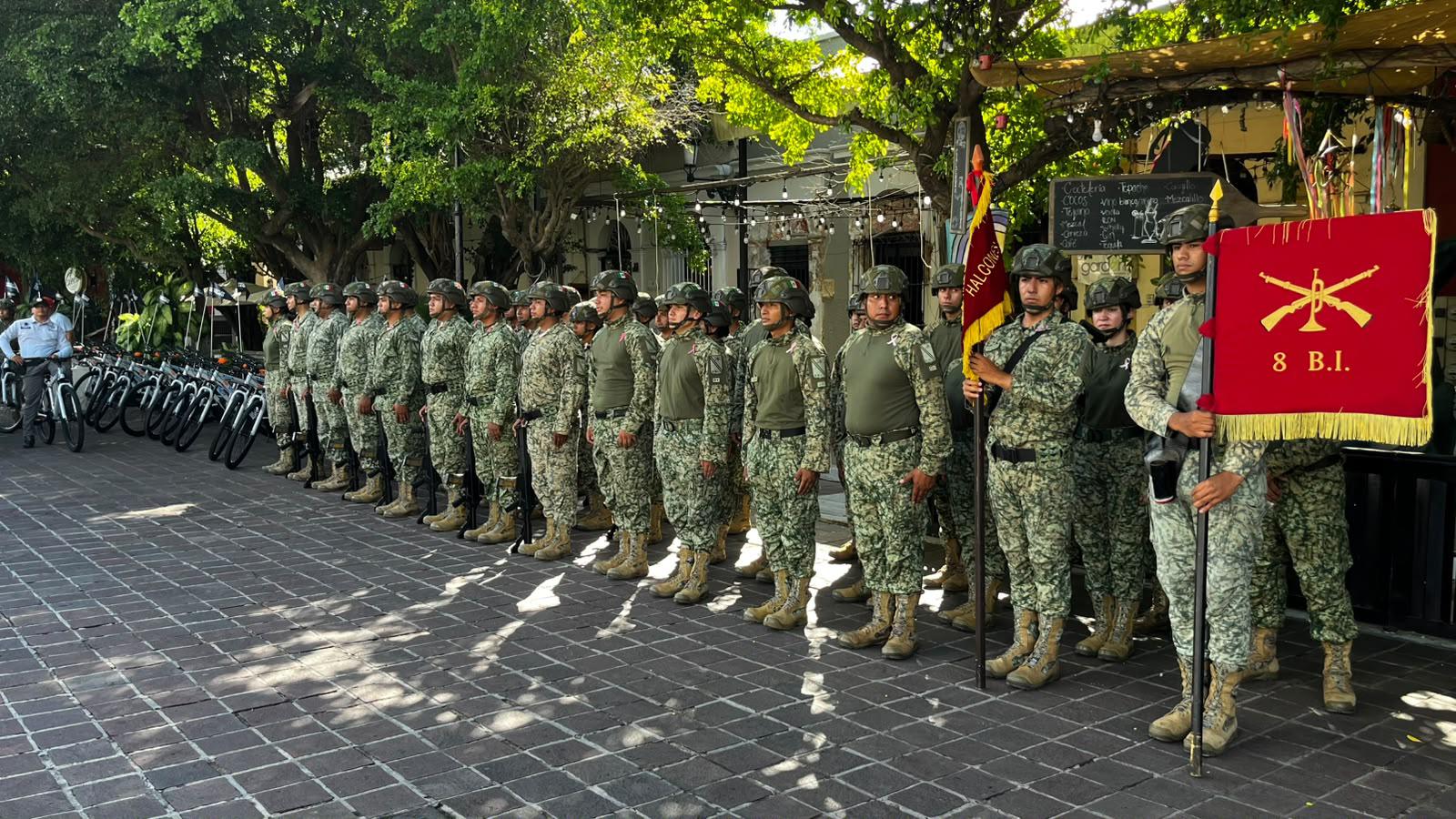 $!Entrega Gobierno de Mazatlán 50 bicicletas a fuerzas federales para patrullajes