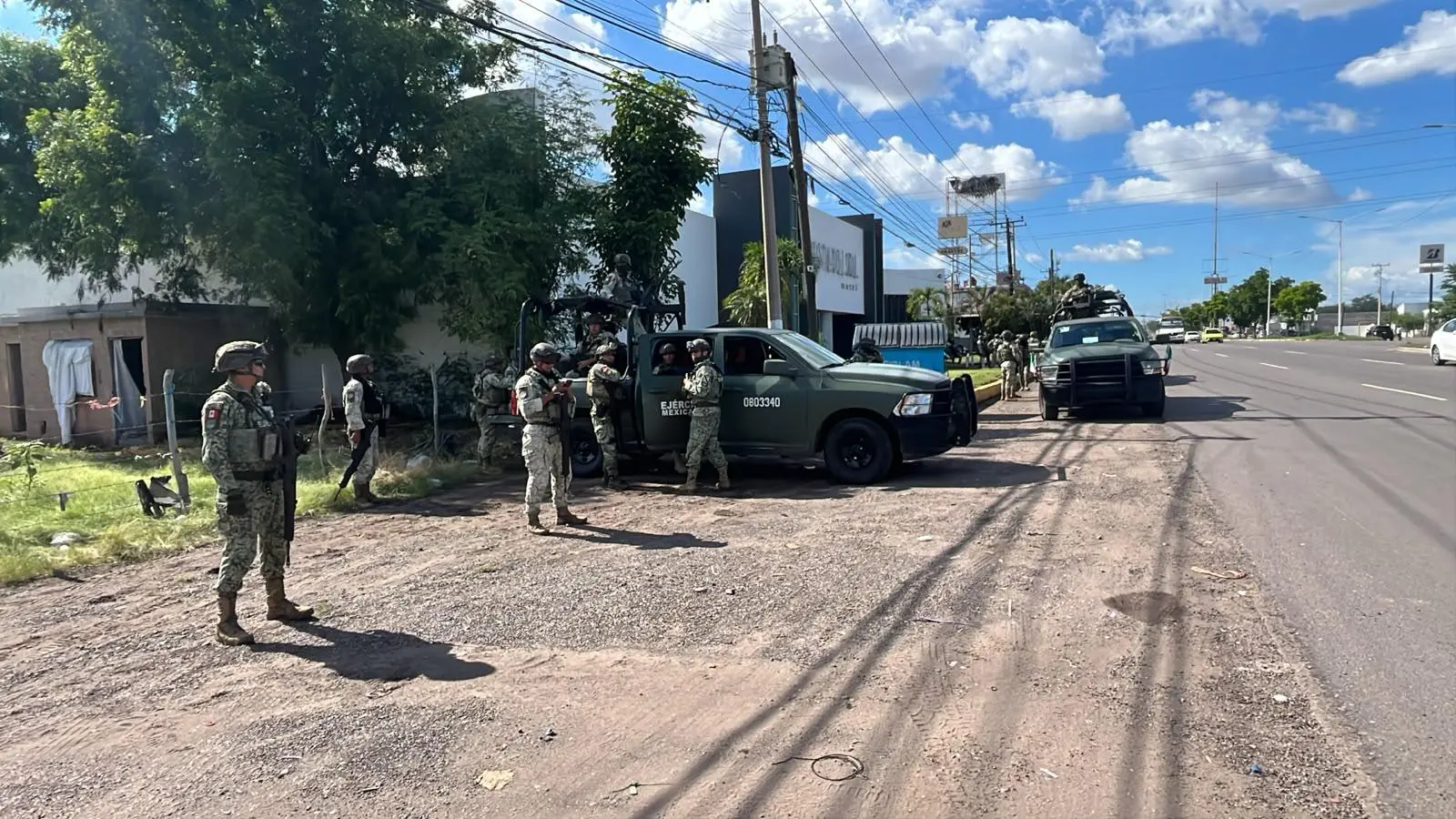 $!Persecución policial termina en choque y deja 3 detenidos en Culiacán