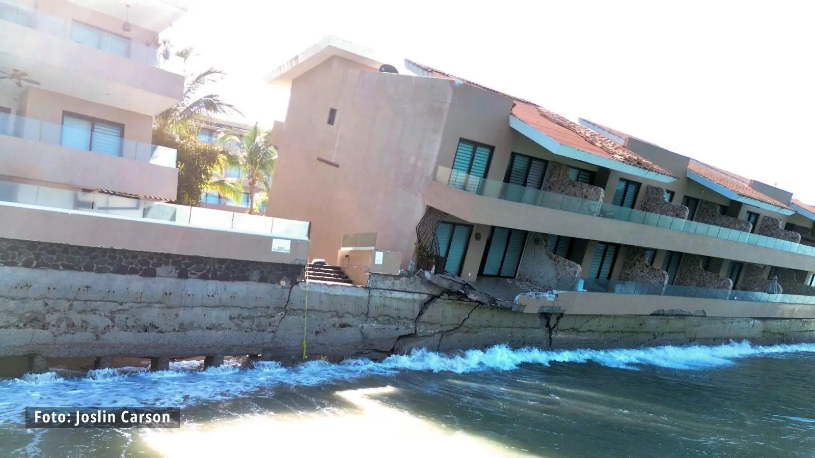 $!Supervisa Profepa construcción colapsada por marejadas en San Pancho, Nayarit