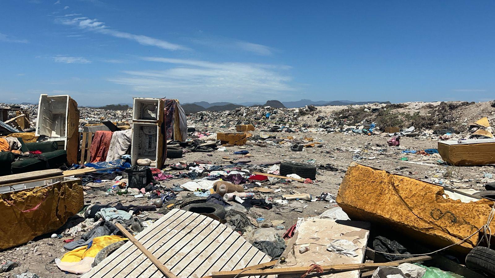 $!Hallan a dos hombres asesinados dentro del Basurón Municipal de Culiacán
