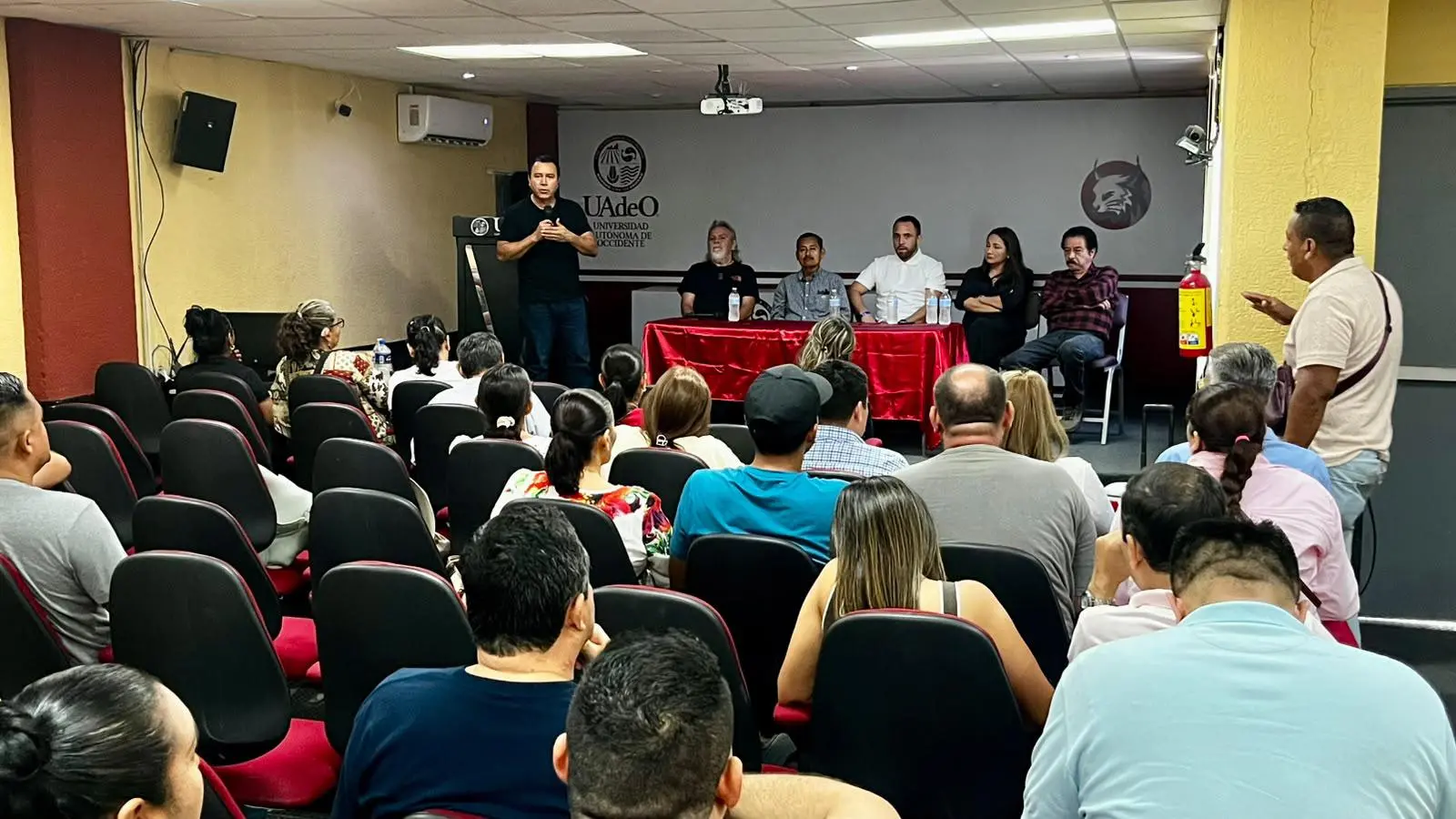 $!Docentes de Telebachillerato Comunitario en Sinaloa exigen basificación tras 13 años por honorarios