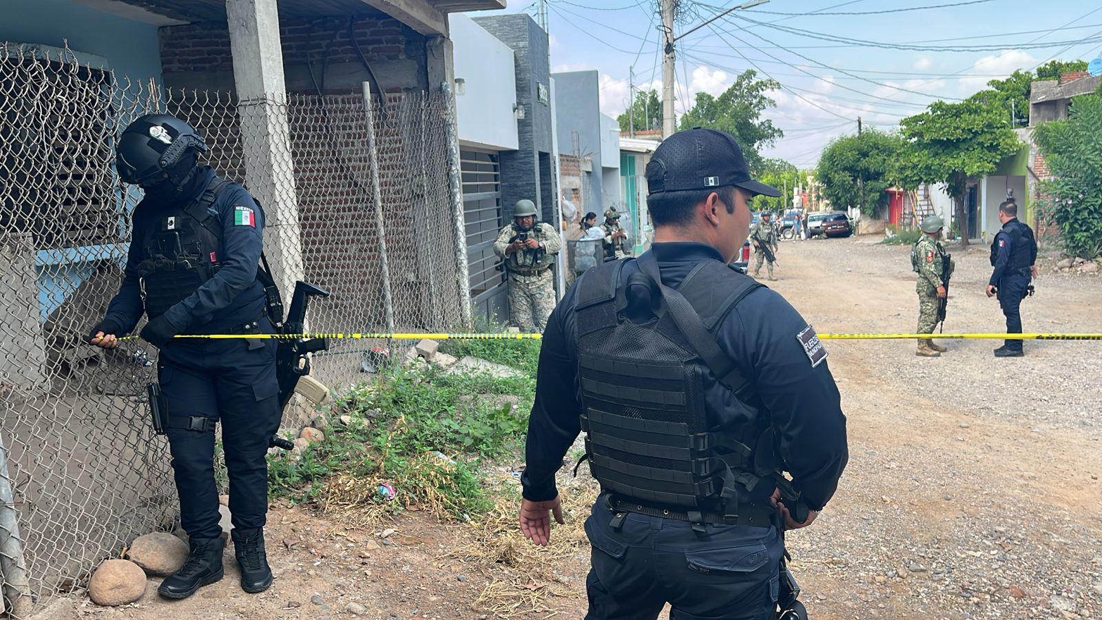 $!Tres personas muertas tras ataque armado en domicilio de la colonia Felipe Ángeles, en Culiacán