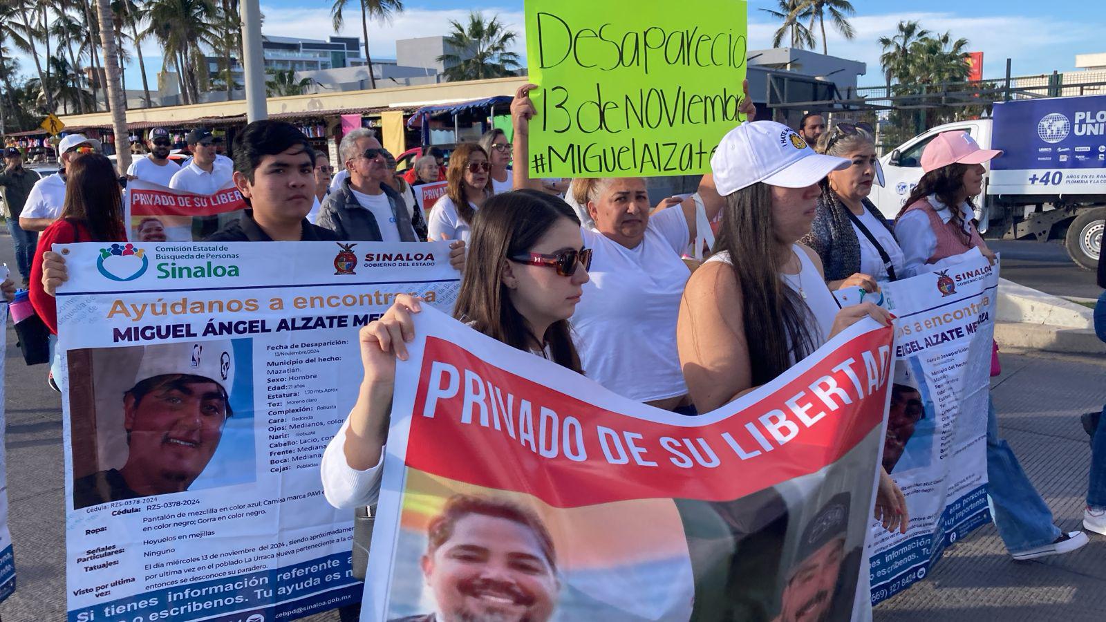 $!Marchan en Mazatlán para pedir libertad del chef Jesús Antonio Hernández Ruiz