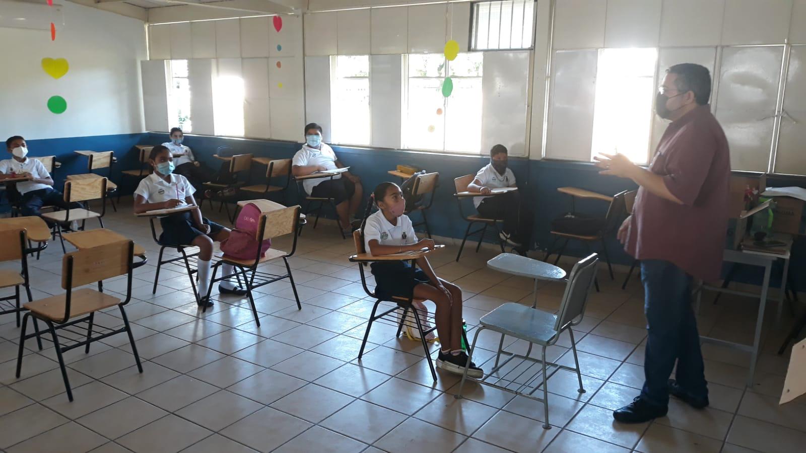 $!Por acuerdo de padres de familia, pocos niños regresan a las aulas en primaria de Rosario