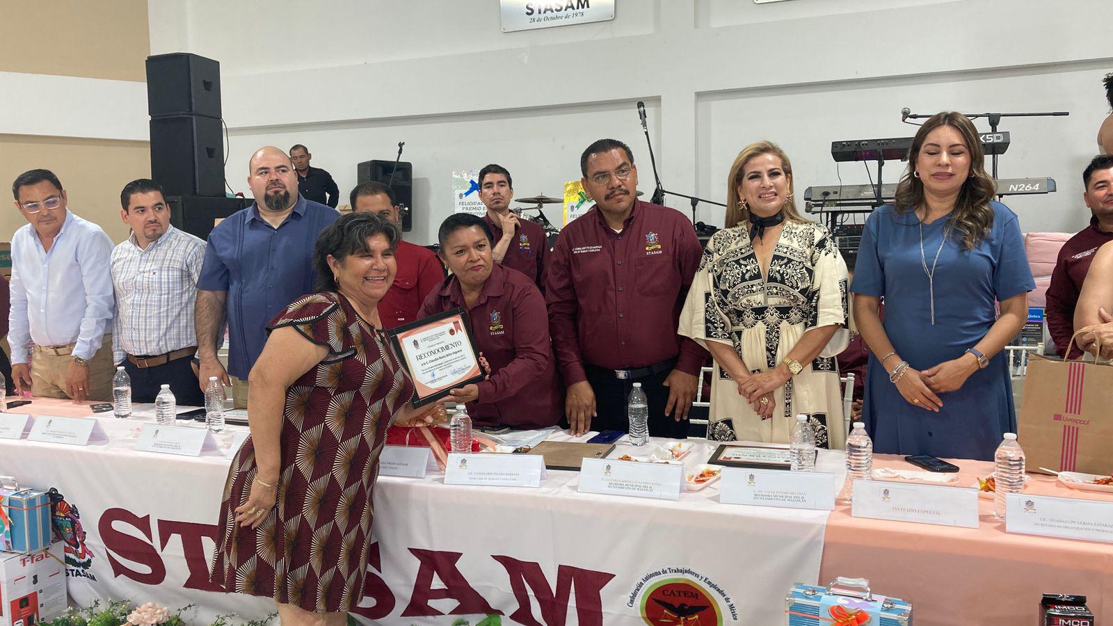 $!Celebra Stasam el Día de las Madres con fiesta, premios y reconocimientos