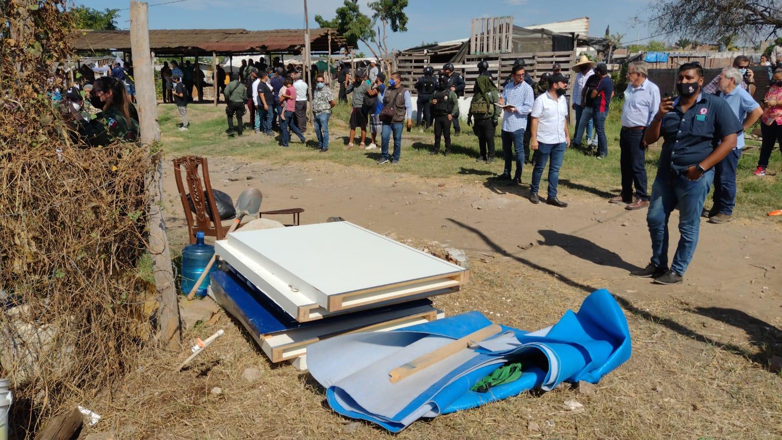 $!Pese a resistencia de vecinos, desalojan la invasión Ampliación San Jorge en Mazatlán