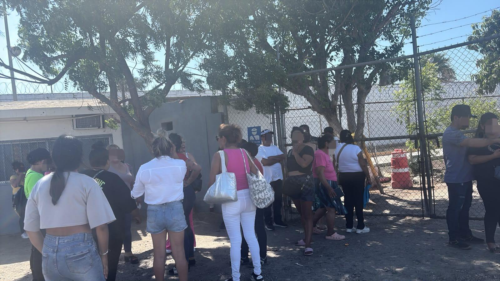 $!Autoridades realizan revisión preventiva en penal de Mazatlán, tras presunta riña al interior