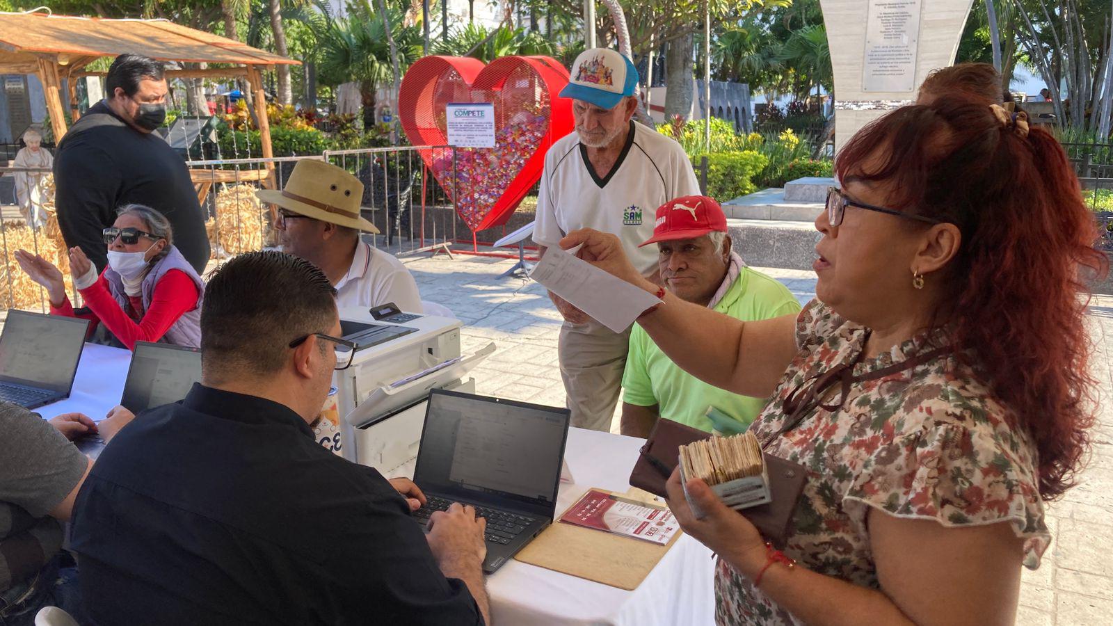 $!Realizan última edición del año del programa de atención ciudadana Contigo Mazatlán, en la Plazuela República
