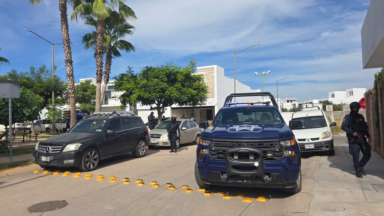 $!Balean con armas de alto calibre vivienda de Espacios Barcelona, en Culiacán