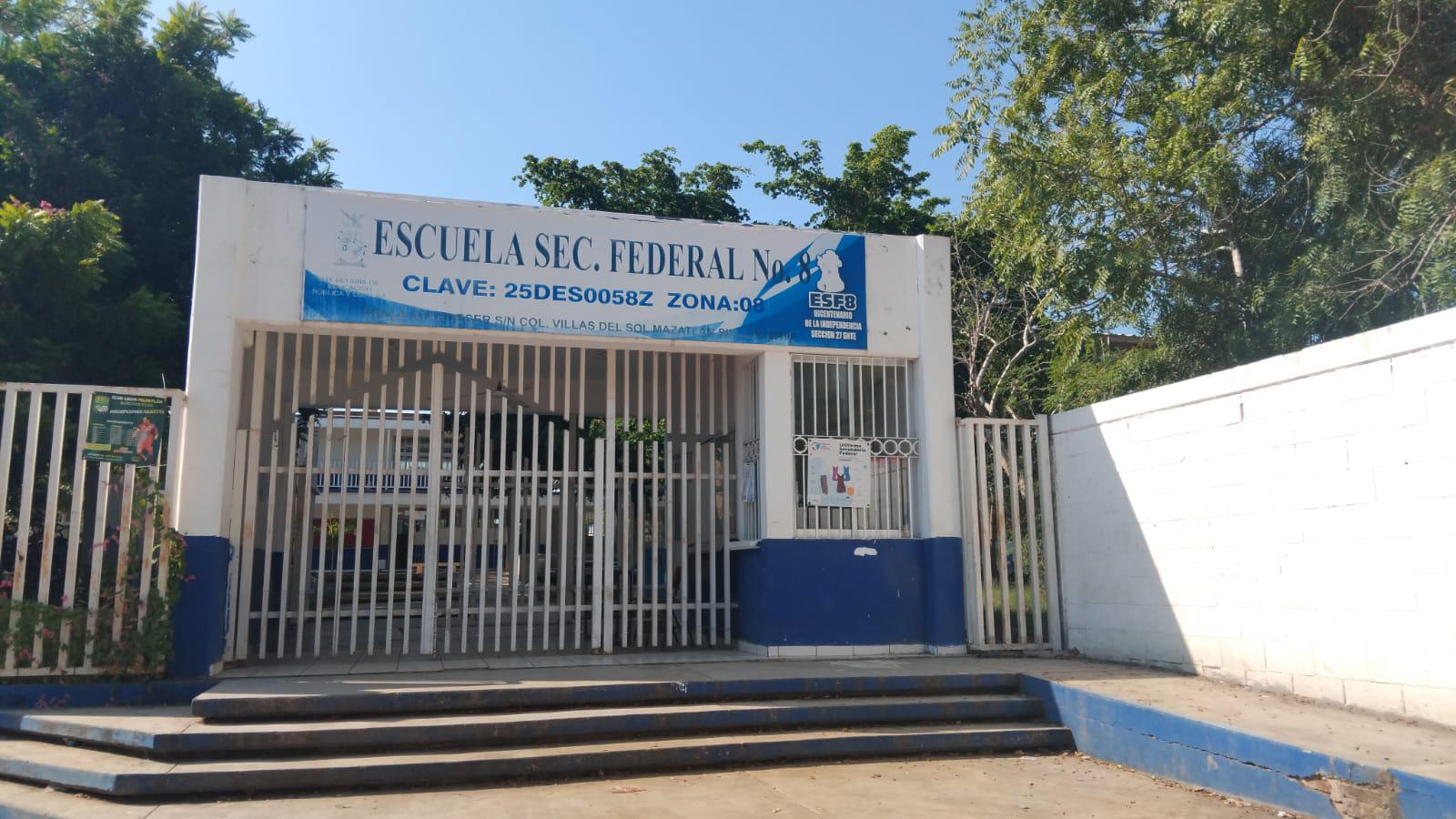 $!En escuelas de Villas del Sol, en Mazatlán, trabajan con clases presenciales, pero sin tener el 100% de los alumnos