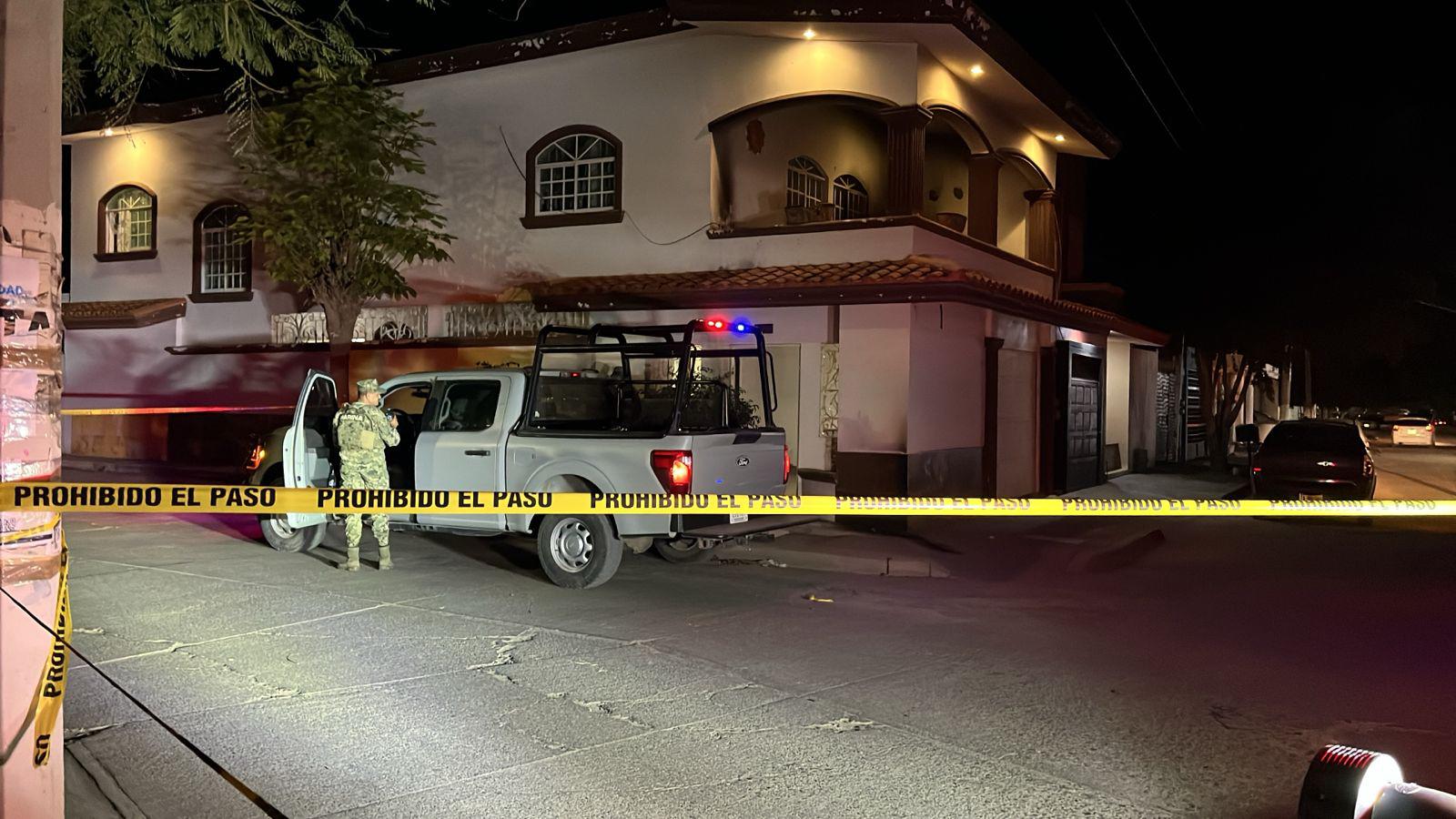 $!Incendio en una vivienda provoca la movilización de bomberos en el fraccionamiento Santa Rocío, en Culiacán