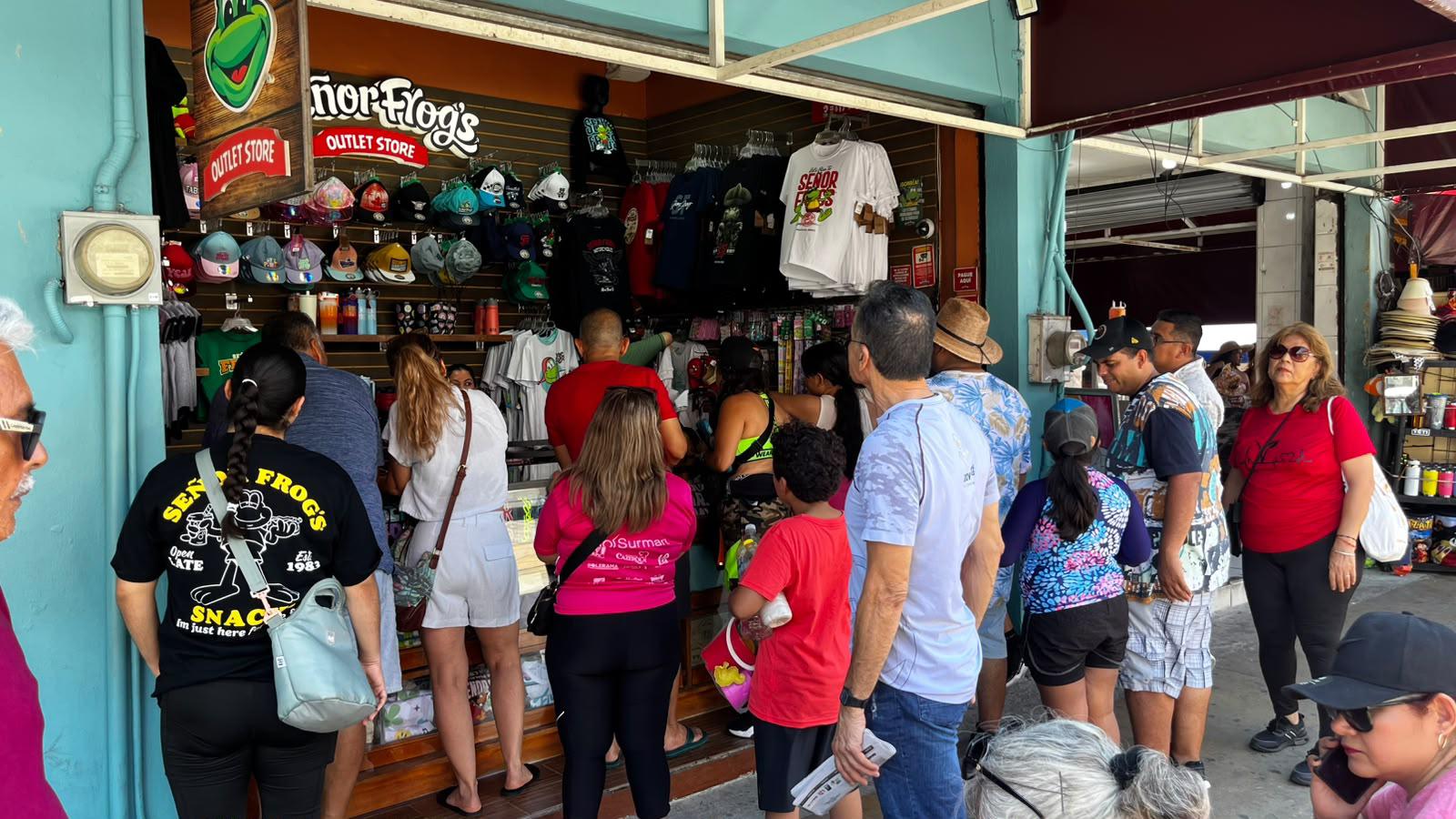 $!Centro de Mazatlán se reaviva con afluencia de turistas durante el fin de semana