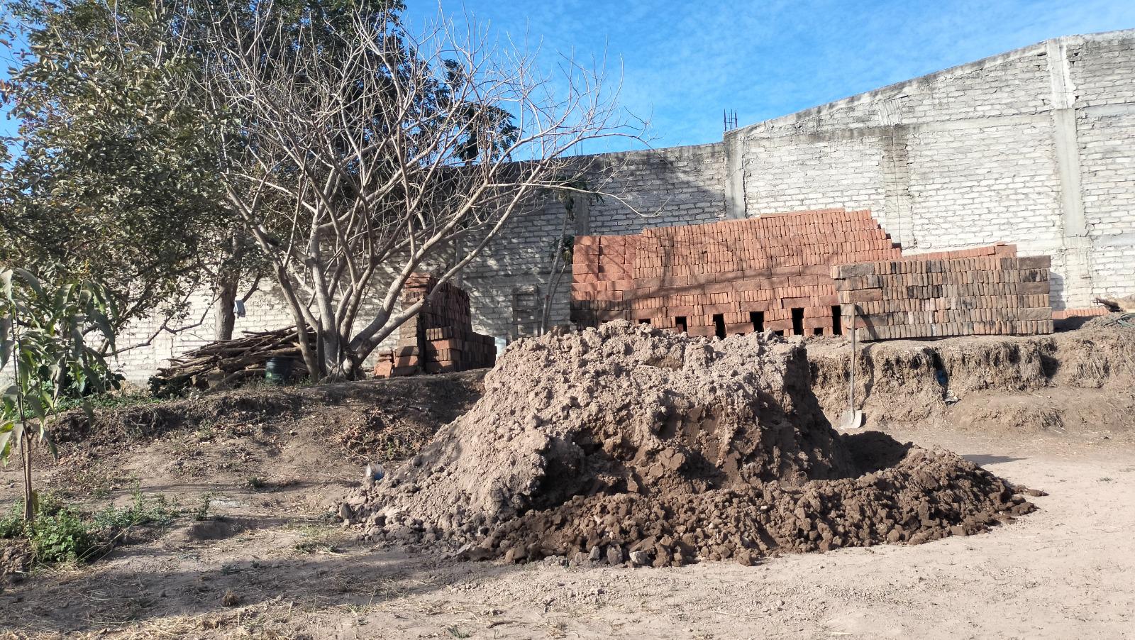$!Don José Luis da continuidad a la elaboración artesanal del ladrillo en Rosario