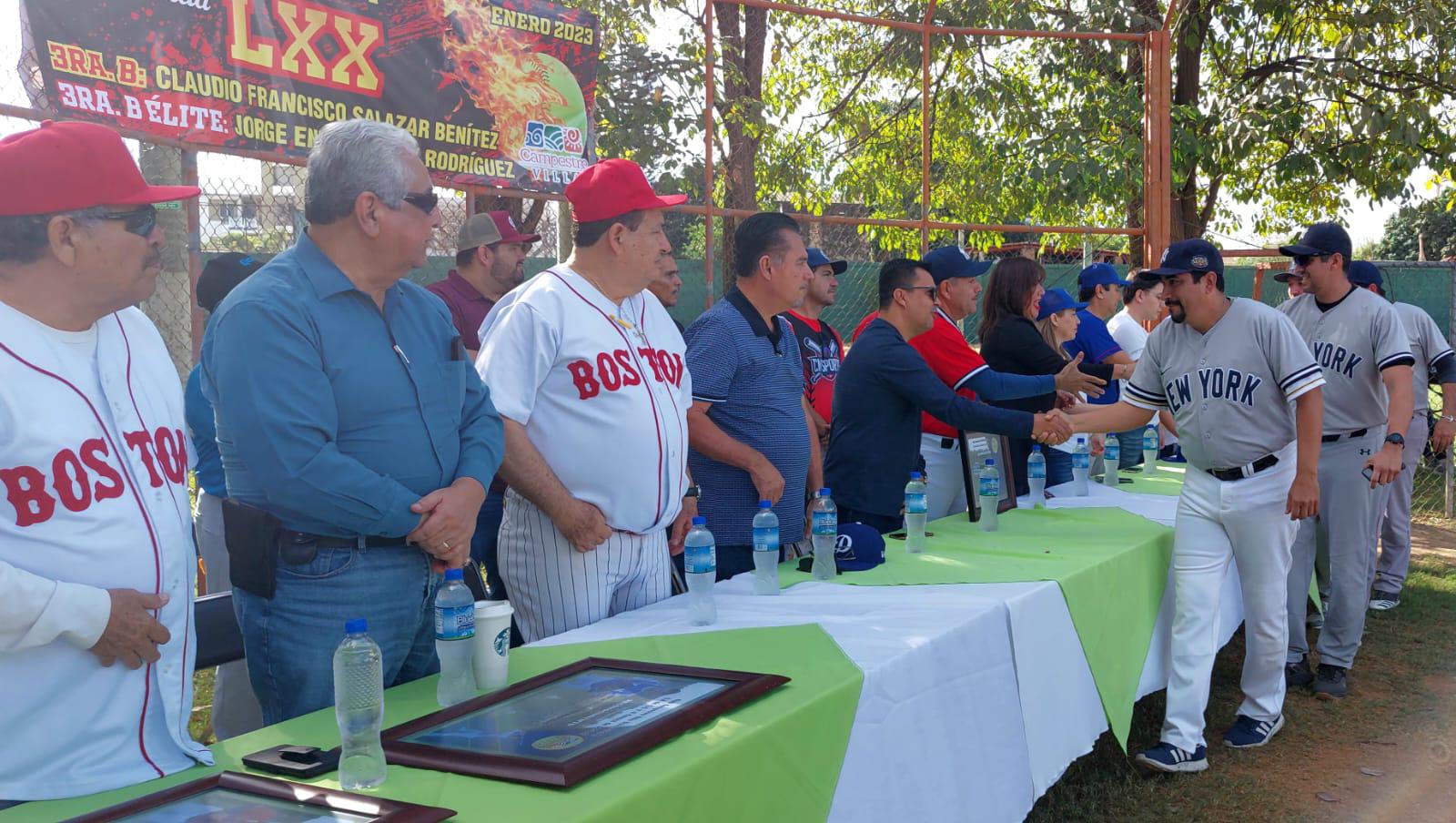 $!La Liga de Tercera Fuerza de softbol del Club Villa Universidad es inaugurada en Culiacán