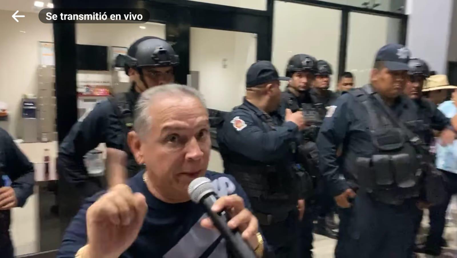 $!Trabajadores de la UAS amedrentan a periodistas durante audiencia contra Rector