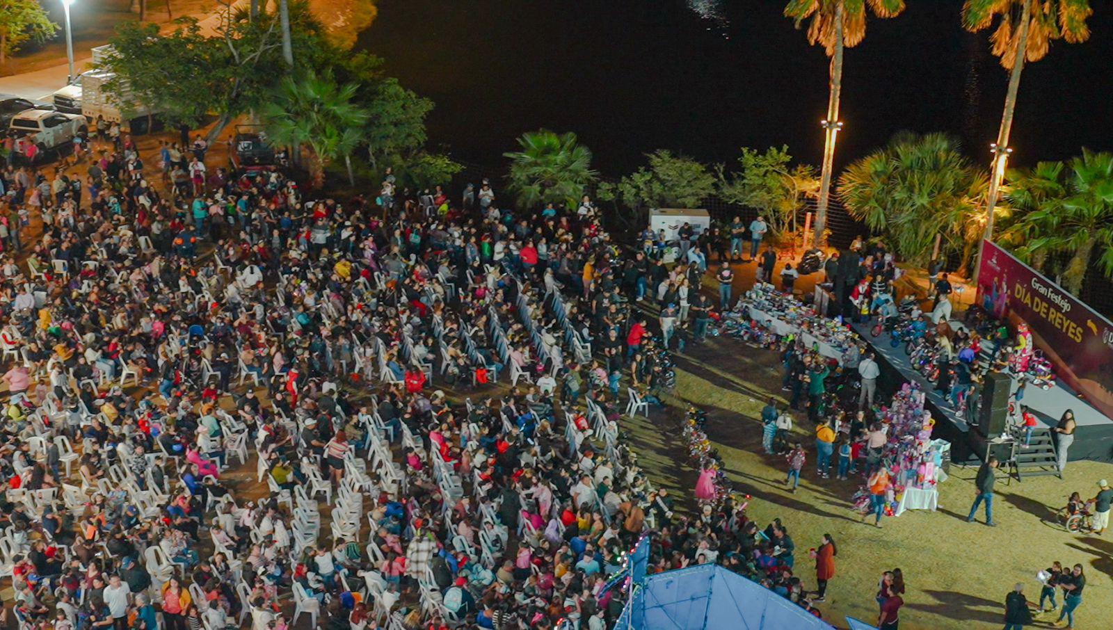 $!Más de 20 mil mazatlecos disfrutan el Día de Reyes Magos en la Villa Navideña