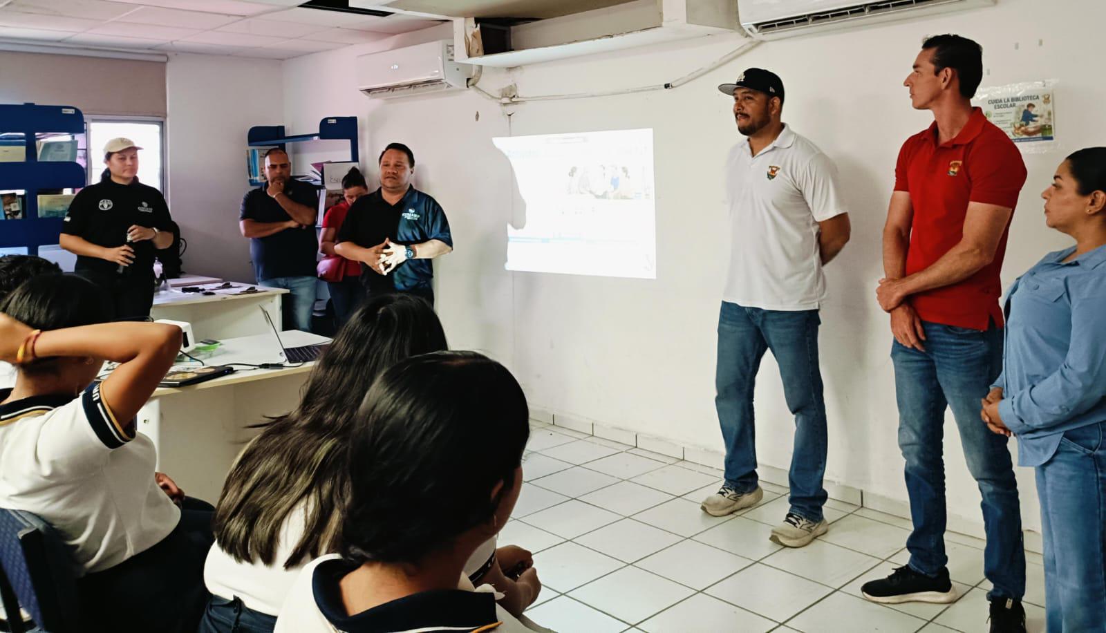 $!Participan estudiantes de la UAS en conferencia de conservación ambiental, en Los Pozos, Rosario